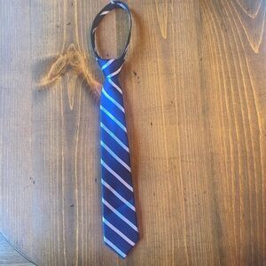 Boys youth adjustable neck tie navy and Blue stripe Tie from class club.